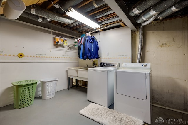 164 Winding Way, Kettering, OH 45429 - laundry room featuring washer and dryer