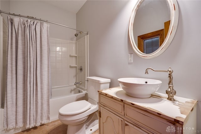 164 Winding Way, Kettering, OH 45429 - bathroom featuring shower / tub combo with curtain, vanity, and tile patterned floors