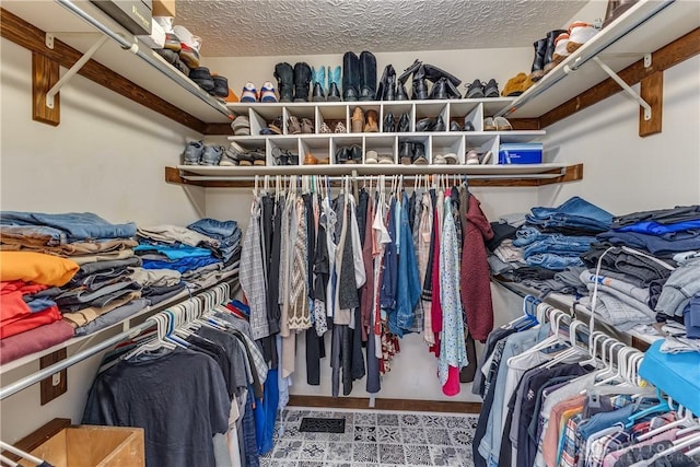 2025 Seneca Dr, Troy, OH 45373 - view of spacious closet