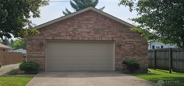 919 N Cherry St, Eaton, OH 45320 - garage with driveway