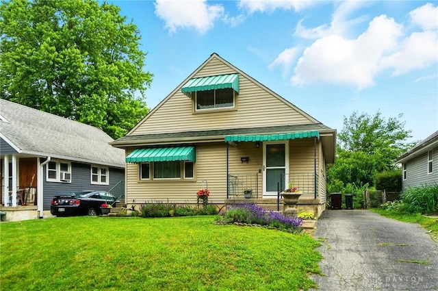 2540 Acorn Dr, Kettering, OH 45419 - bungalow-style home featuring asphalt driveway