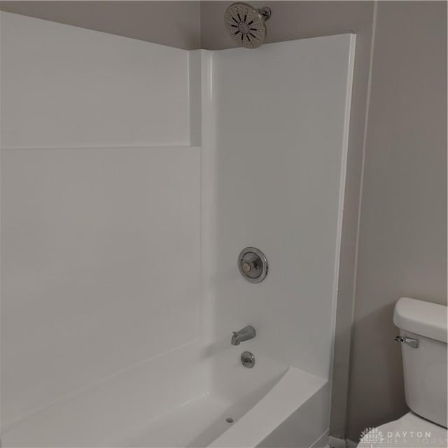 1116 Eagle Feather Cir Unit B, West Carrollton, OH 45449 - bathroom with toilet and bathing tub / shower combination