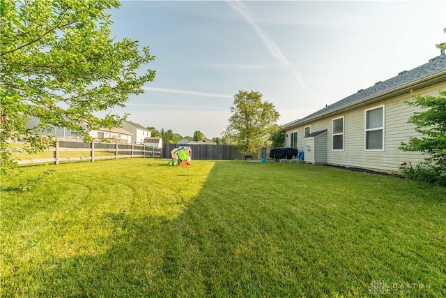 21 Meadowcrest Dr, Franklin, OH 45005 - view of fenced backyard