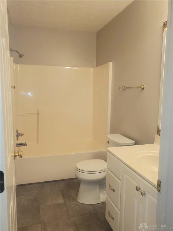 2380 Pewter Hills Ct, Miamisburg, OH 45342 - photo 24