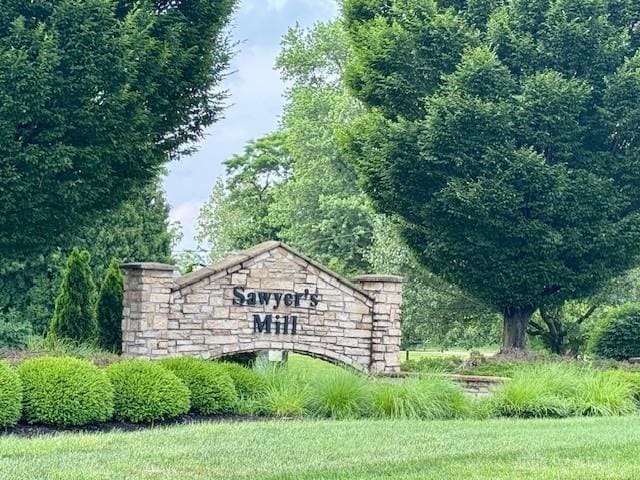 6460 Woodcreek Dr, Middletown, OH 45042 - view of community / neighborhood sign