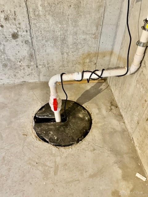 6460 Woodcreek Dr, Middletown, OH 45042 - basement view