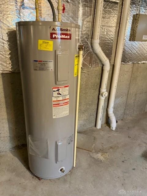 6460 Woodcreek Dr, Middletown, OH 45042 - utilities featuring water heater