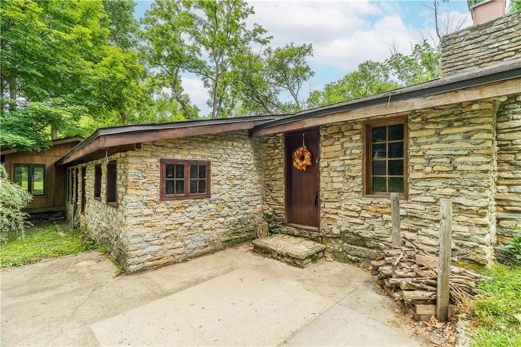6124 E State Route 40, Lewisburg, OH 45338 - photo 1
