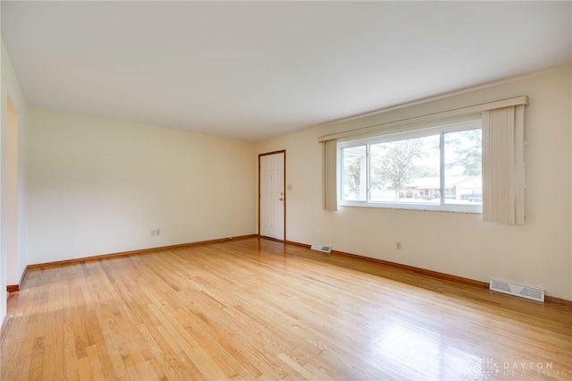 8866 Meadowlark Dr, Franklin, OH 45005 - empty room with light wood-style floors