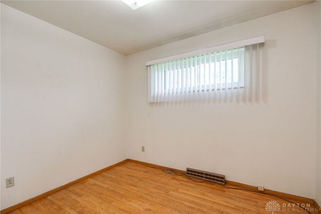 8866 Meadowlark Dr, Franklin, OH 45005 - spare room featuring light wood-style flooring