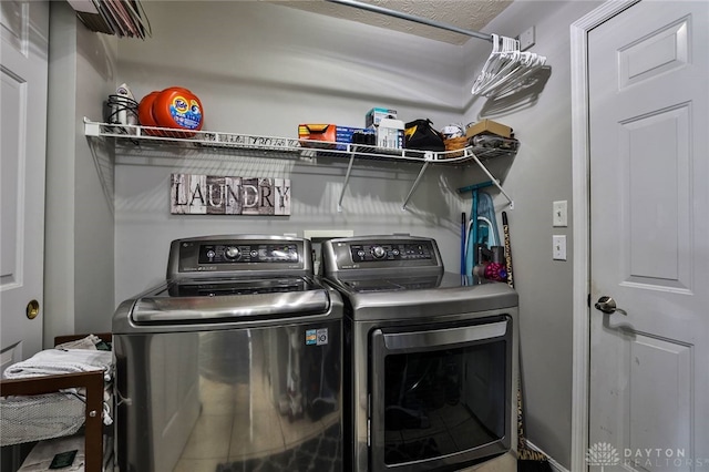 11 Green Meadow Ct, Franklin, OH 45005 - washroom with washer and clothes dryer