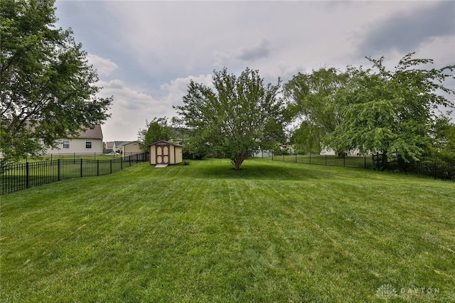 11 Green Meadow Ct, Franklin, OH 45005 - fenced backyard featuring a storage shed