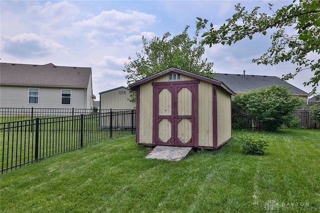 11 Green Meadow Ct, Franklin, OH 45005 - view of shed featuring a fenced backyard