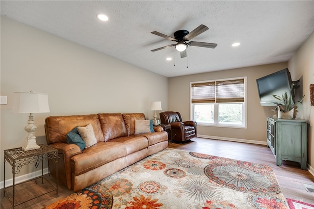 9256 Amchar Ct, Dayton, OH 45458 - living area featuring light wood finished floors, a ceiling fan, and recessed lighting