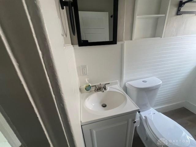 904 Crawford St, Middletown, OH 45044 - bathroom with vanity and toilet
