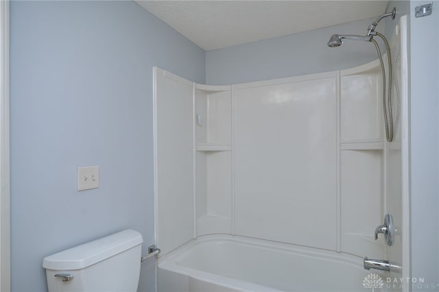 1717 Pershing Ave, Middletown, OH 45044 - bathroom with shower / washtub combination and a textured ceiling