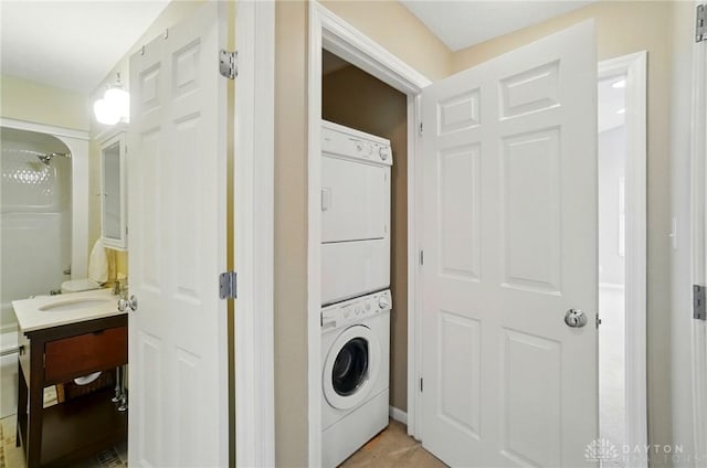 9113 Maple St, Huntsville, OH 43324 - laundry area featuring stacked washer / dryer