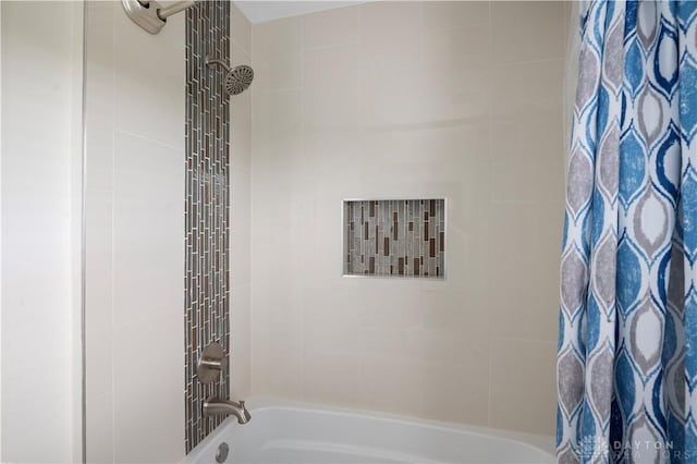 12052 Doe Run Ct, Springfield Twp, OH 45240 - bathroom featuring shower / bath combo