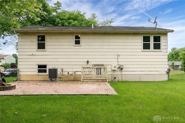 113 Marrett Farm Rd, Englewood, OH 45322 - rear view of house featuring a patio