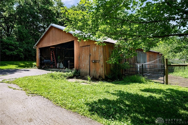 4675 Dearth Rd, Franklin Twp, OH 45005 - view of pole building