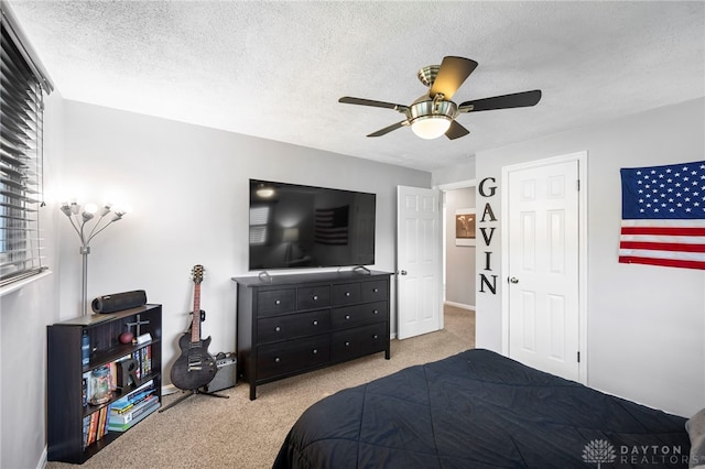 440 David Ln, Mason, OH 45040 - bedroom featuring carpet flooring, a textured ceiling, and a ceiling fan