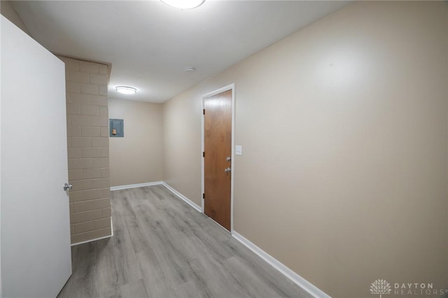 521 Park Ridge Dr, Centerville, OH 45459 - corridor featuring wood finished floors and baseboards