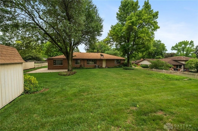 521 Park Ridge Dr, Centerville, OH 45459 - rear view of property featuring an outdoor structure