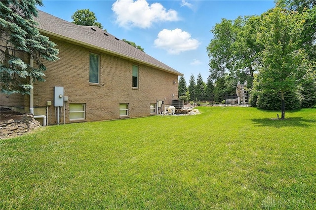 655 Devanshae Ct, Hamilton, OH 45013 - view of yard