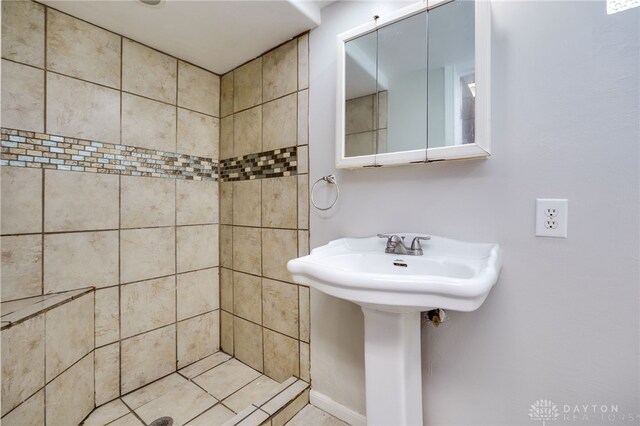 1603 Rosemont Blvd, Dayton, OH 45410 - full bath featuring a sink and a tile shower