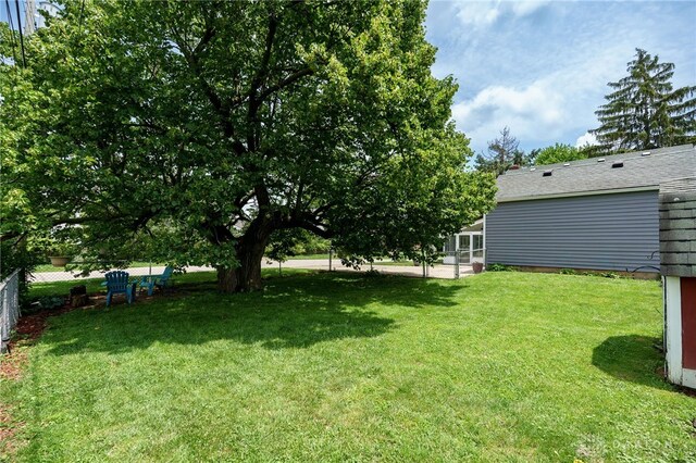 1603 Rosemont Blvd, Dayton, OH 45410 - view of yard featuring a sunroom