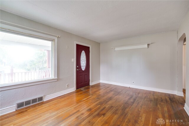 1603 Rosemont Blvd, Dayton, OH 45410 - foyer featuring arched walkways and wood finished floors