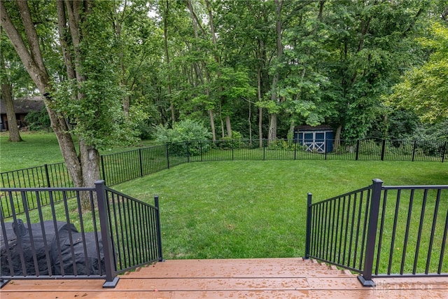 195 Sycamore Creek Dr, Springboro, OH 45066 - fenced backyard featuring a deck and a storage shed