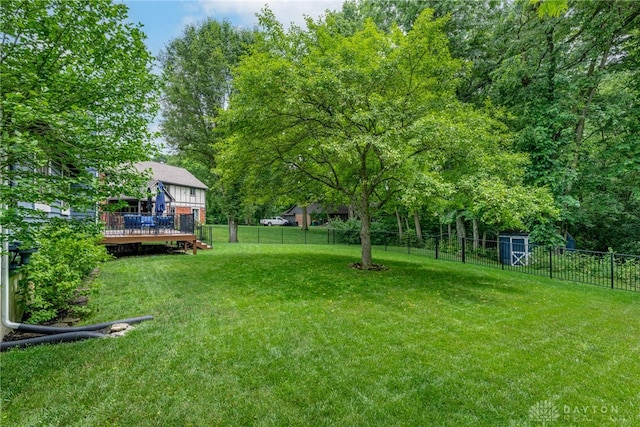 195 Sycamore Creek Dr, Springboro, OH 45066 - fenced backyard with a wooden deck