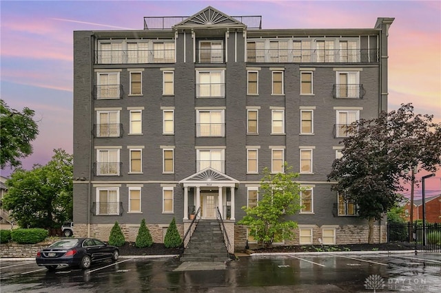 964 Auburnview Dr Unit 3E, Cincinnati, OH 45206 - property at dusk featuring uncovered parking