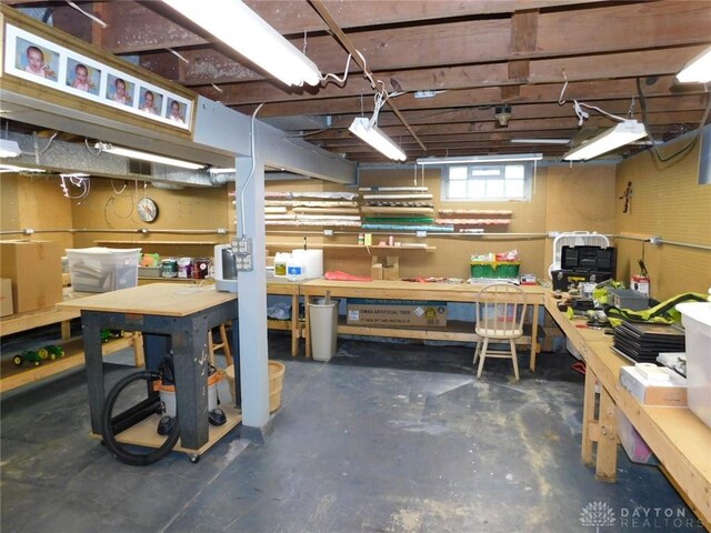 316 Center St, Lebanon, OH 45036 - basement with a workshop area