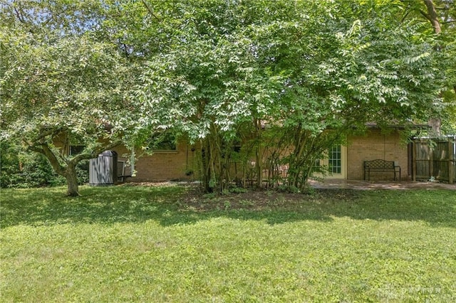 1620 Ambridge Rd, Dayton, OH 45459 - view of yard