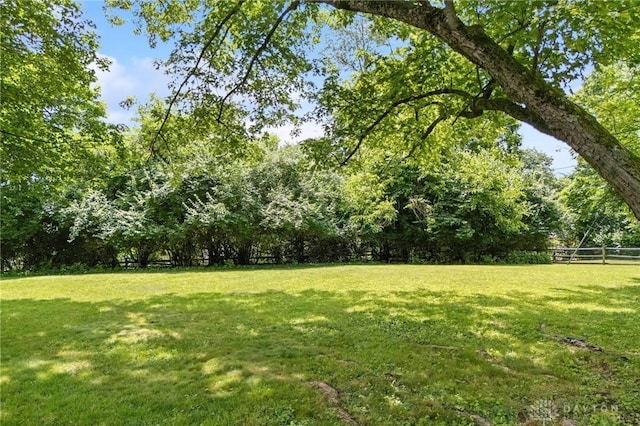 1620 Ambridge Rd, Dayton, OH 45459 - view of yard