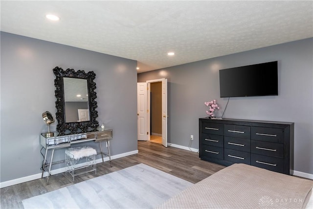 160 Worthington Dr, Germantown, OH 45327 - bedroom featuring wood finished floors and recessed lighting