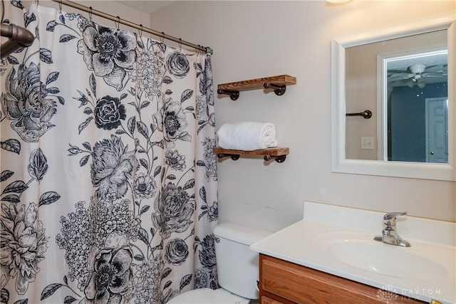 160 Worthington Dr, Germantown, OH 45327 - bathroom featuring vanity and curtained shower