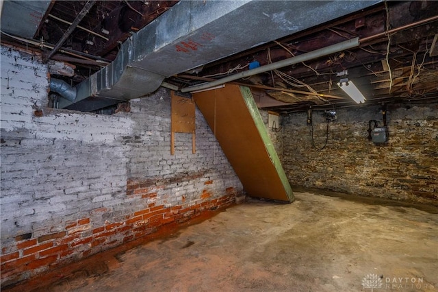 246 N D St, Hamilton, OH 45013 - unfinished below grade area with gas meter