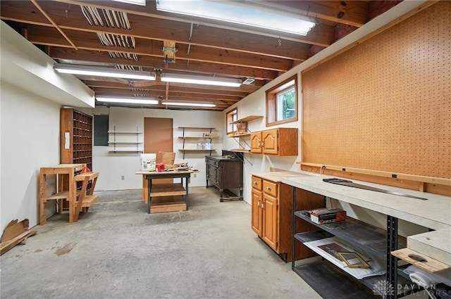 356 Saint James Pl, Springboro, OH 45066 - basement featuring a workshop area and electric panel
