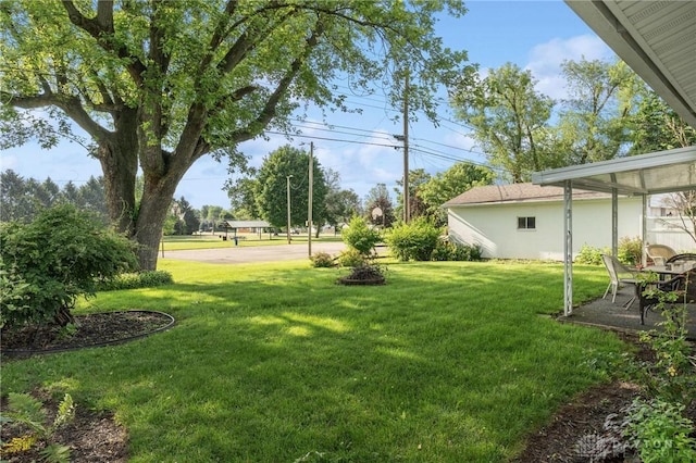 242 Poe Ln, Xenia, OH 45385 - view of grassy yard