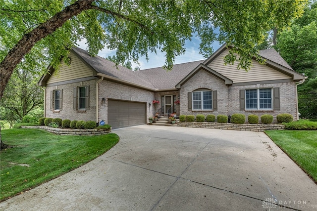 866 Deer Run Rd, Centerville, OH 45459 - single story home with an attached garage, brick siding, a front lawn, and concrete driveway