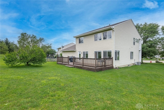 30 Salem Dr, Springboro, OH 45066 - rear view of house featuring a wooden deck and a yard