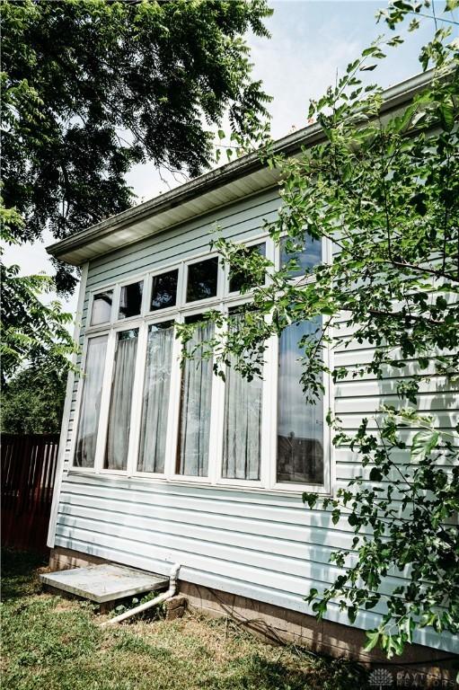 916 Wilson Rd, Troy, OH 45373 - view of side of home