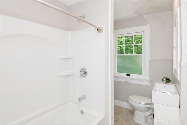 331 Illinois Ave, Dayton, OH 45410 - full bathroom with  shower combination, a textured ceiling, and tile patterned floors