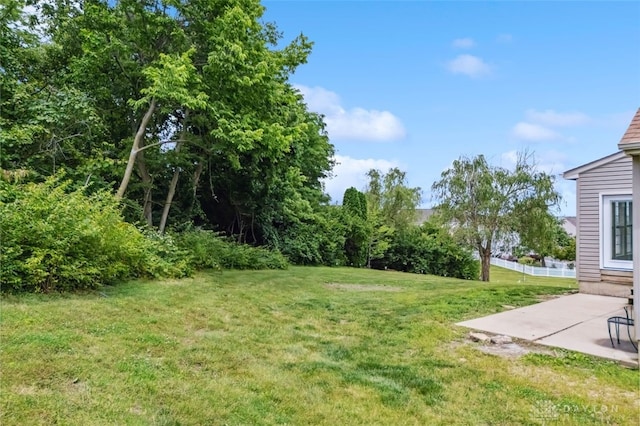 110 Easton Manor Dr, Monroe, OH 45050 - view of grassy yard with a patio