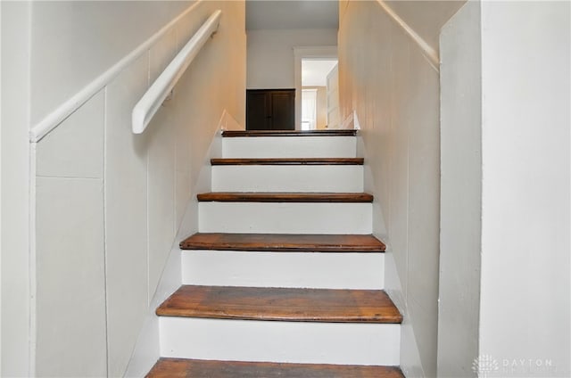 2344 Quatman Ave, Norwood, OH 45212 - view of stairway
