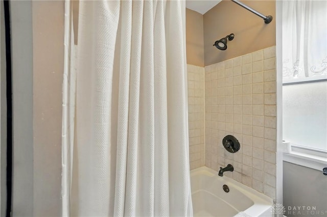 2344 Quatman Ave, Norwood, OH 45212 - full bathroom featuring shower / tub combo