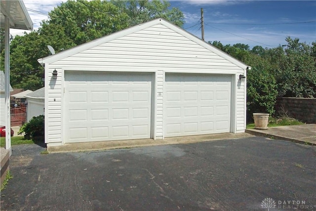 400 S Hayden Ave, Riverside, OH 45431 - view of detached garage